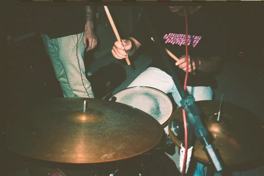 GLOTE RECS DUAS BATERIAS NO ESCRITORIO (1)
