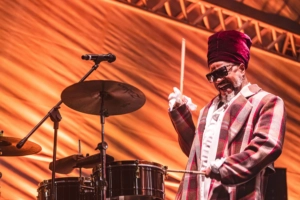 carlinhos brown oop (feature)