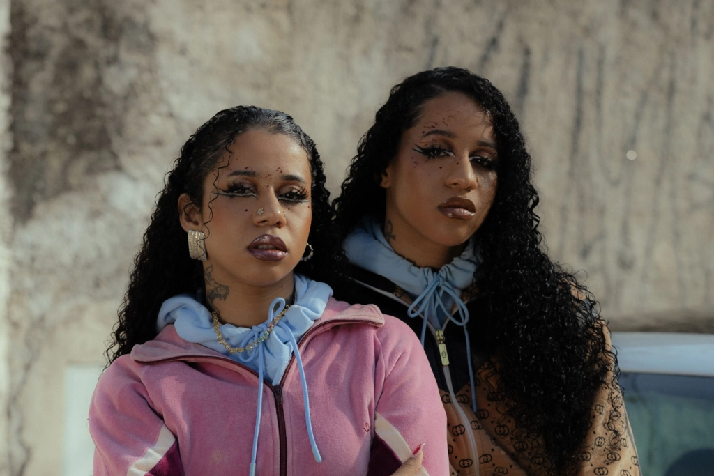 tasha & tracie (feature)